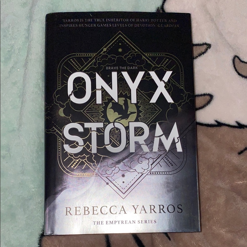 Onyx Storm by Rebecca Yarros Book